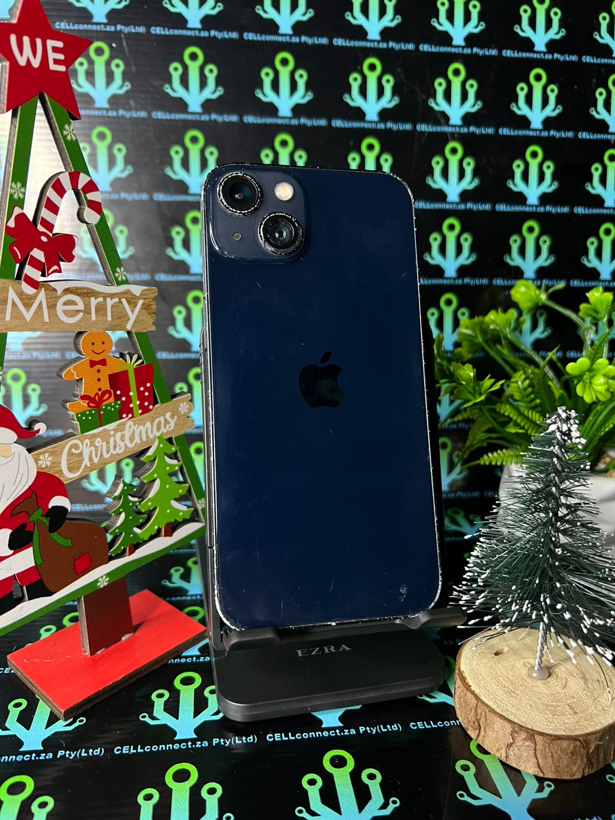 iPhone 13 (Scratched)